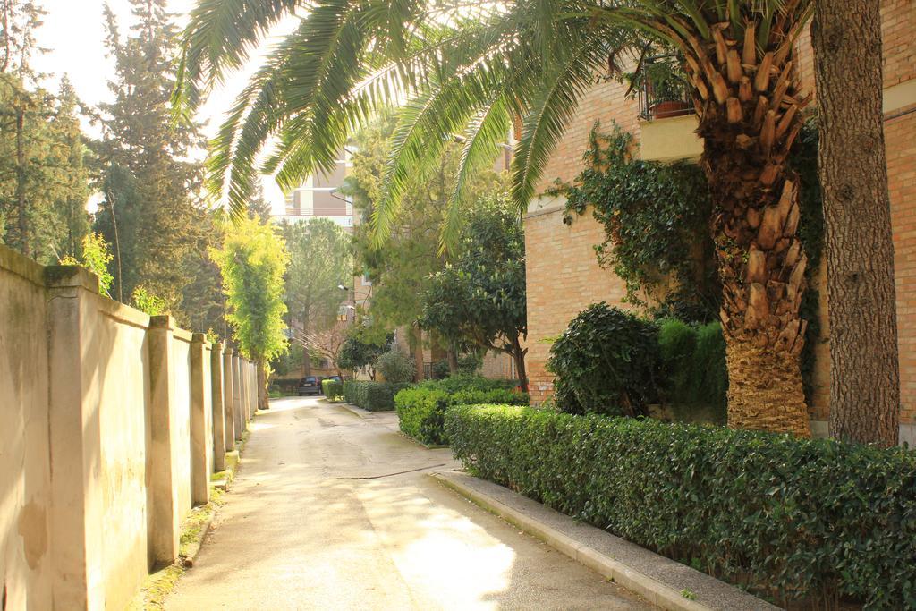 B&B Il Giardino In Citta - Parcheggio Privato Gratuito Foggia Dış mekan fotoğraf